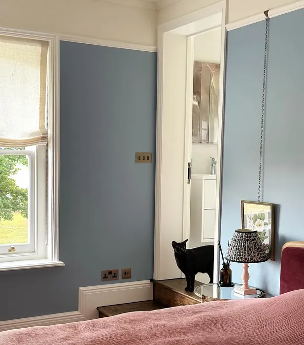 Farrow and Ball Lulworth Blue schlafzimmer interior