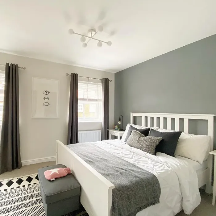 Bedroom grey accent farbe Farrow and Ball Plummet 272