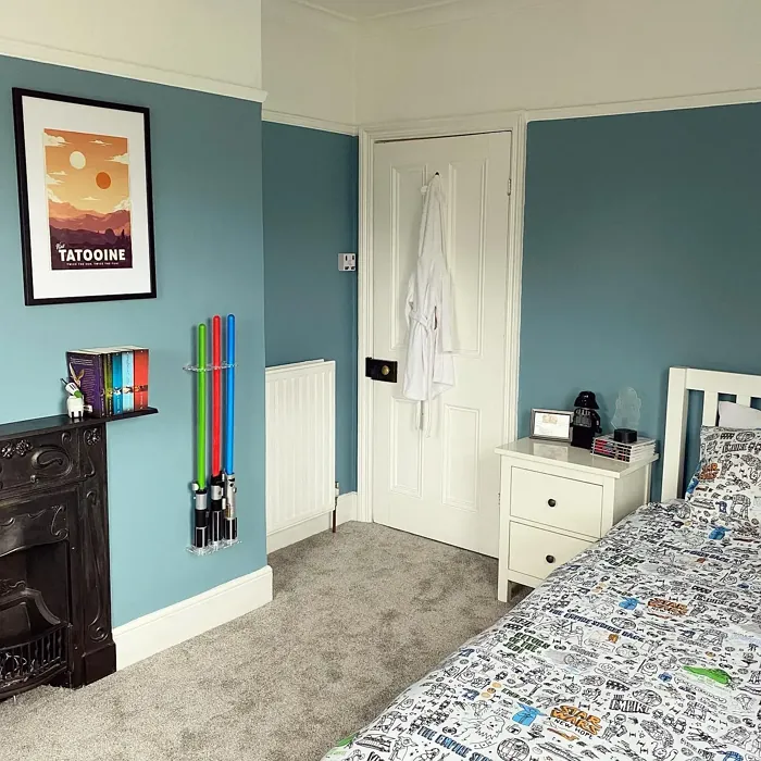 Farrow and Ball Stone Blue kids' schlafzimmer picture